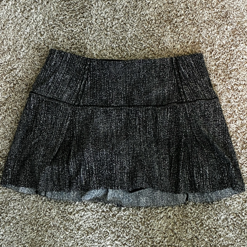 Lululemon Black and White Tennis Skirt Size Medium